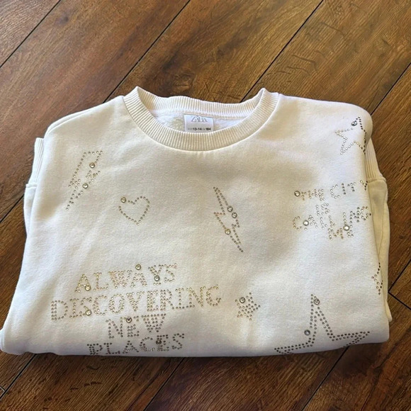 Zara Holidays Sweater - Picture 1 of 4